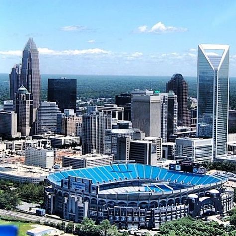 Bank of America Stadium in Charlotte, North Carolina the Queen City Dream Again, Major League Baseball Stadiums, Sweet Carolina, Bank Of America Stadium, Panther Nation, Nfl Stadiums, North Carolina Mountains, Pretty Pics, Queen City