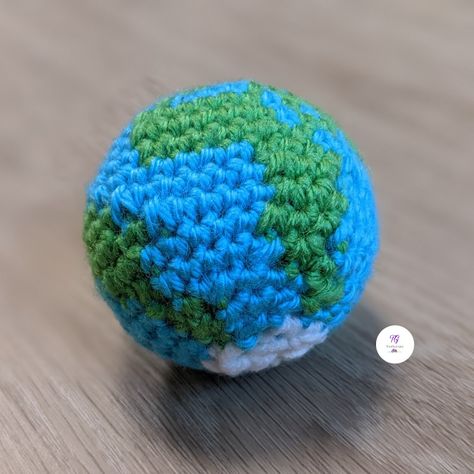 Crochet Solar System Pattern Free, Crochet Planets Free Pattern, Crochet Planets Solar System Pattern, Crochet Earth, Crochet Amigurumi Free Pattern, Earth Pattern, Crochet Animals Free Patterns, Crochet Amigurumi Free, Crochet Clothing