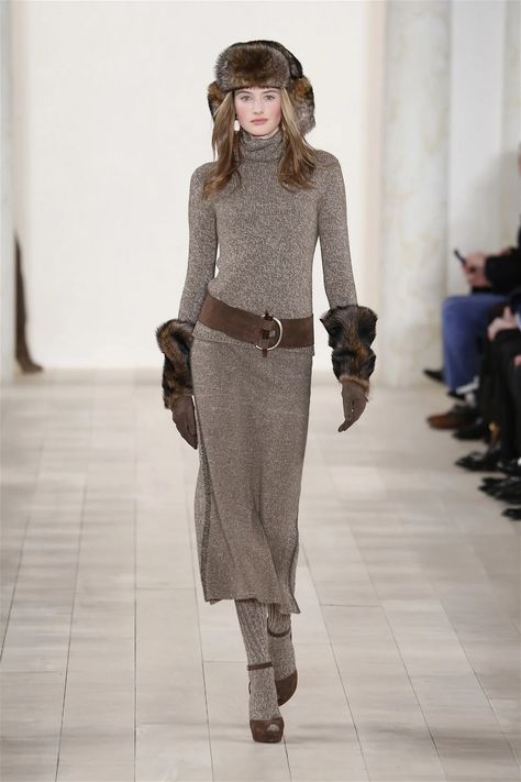 Ralph Lauren Ready To Wear Spring Summer 2024 New York – NOWFASHION Ready To Wear 2024, Ralph Lauren Ready To Wear, Ralph Lauren Looks, Ralph Laurent, New York February, Spring Summer 2024, Spring Summer 2017, Summer 2024, Sweater Dress