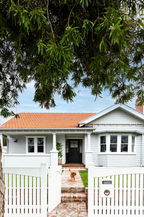 1920s Bungalow Exterior, Bungalow Porch Ideas, California Bungalow Exterior, Bungalow Porch, 1940s Bungalow, Californian Bungalow, 1920s Bungalow, Provincial Home, House Makeovers