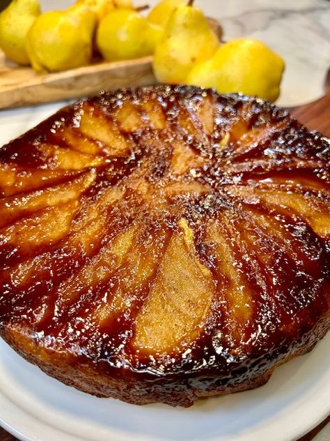 Caramelized Pear Upside Down Cake - Baker By Heart Pear Upside Down Cake Recipes, Spiced Pear Upside Down Cake, Pear Upside Down Cake Cast Iron, Pear Upside Down Cake Easy, Pear Dessert Recipes Easy, Grapefruit Upside Down Cake, Upside Down Pear Cake, Pear Cakes, Nectarine Cake