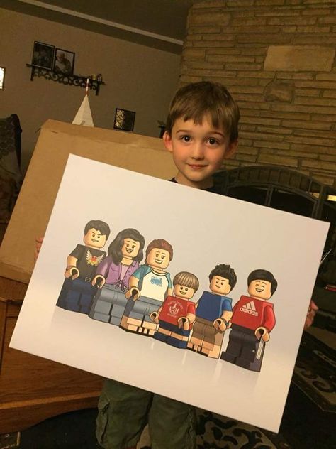 Lego family portrait Lego Family Portrait, Lego Man Painting, Lego Art Painting, Family Portrait Painting Ideas, Lego Art Drawing, Lego Illustrations, Lego Drawing, Lego Painting, Lego Family