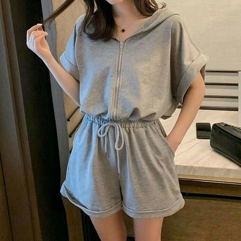 "Ternyata menjadi idol tidak seenak yang kupikirkan" -Yn Start: 22… #fanfiction #Fanfiction #amreading #books #wattpad Short Sweater Outfit, Asos Jumpsuit, Mode Ulzzang, Chique Outfits, Style Korea, Korean Girl Fashion, Korean Fashion Trends, Ulzzang Fashion, Kpop Fashion Outfits