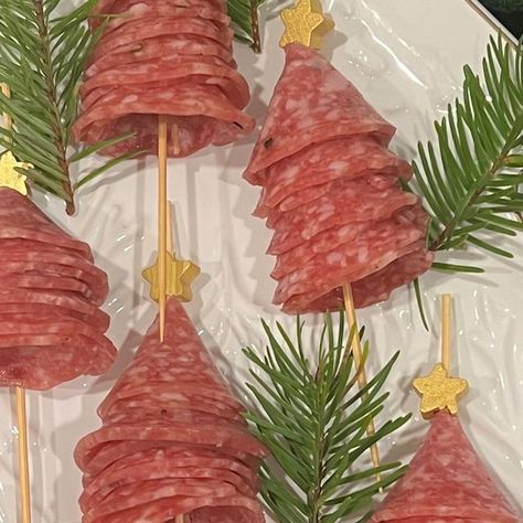 1.1M views · 44K likes | CARVING & CRAVING LLC on Instagram: "🎄✨ Crafting a savory twist to holiday cheer! Join us in making a Salami Mini Christmas Tree • • • • FL (954) 800-0220 UT (801) 609-8805 #charcuterie #party #giftideas #gif #HolidayGifts #PerfectPresents #housewarminggift #daybreakut #fun #cheeseboards #charcuterieboard #FL #birthday #celebration #cheese #party #charcuteriecups #CheeseLovers #christmas #fortlauderdale #pompano #southflorida #bocaraton #parkland" Boursin Cheese Christmas Tree, Pickle Tree Charcuterie, Snow Globe Charcuterie, Charcuterie Cups Christmas, Charcuterie Christmas Board, Christmas Tree Charcuterie Tower, Charcuterie Tree Cone, Gingerbread Charcuterie Board, Christmas Charcuterie Cups