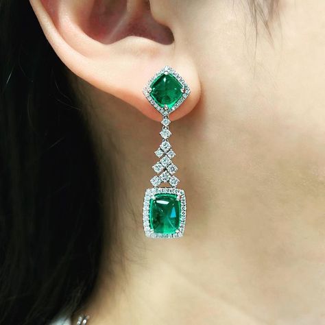 𝑪𝒍𝒂𝒖𝒅𝒊𝒂 𝑪𝒂𝒓𝒍𝒆𝒕𝒕𝒊 GIA AJP on Instagram: “#emerald is for May 💚 📸 via @connieluk_christies ・・・ Lot 102, Jewels Online, 28 April - 8 May⠀ Earrings set with sugarloaf emeralds with no…” Diamond Necklace Indian, Honey Jewelry, Real Diamond Earrings, Designer Diamond Jewellery, Pendant Sets, Diamond Pendant Sets, Colour Stone, Gold Rings Fashion, Earrings Design