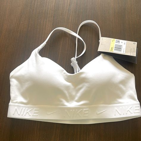 Brand New With Tags, White Nike Indy Bra Size Small. Xc Outfits, Track Sprinter, Nike Pro Bra, Nike Bras, White Nike Pros, Look Academia, Sports Bra Nike, Cute Sports Bra, Fancy Fits