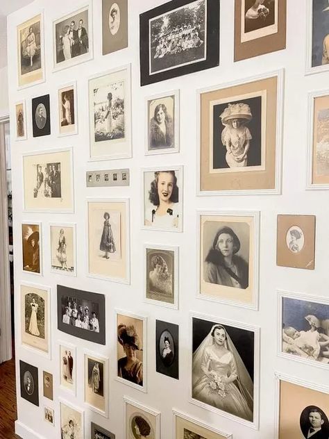 How To Display Small Photos, Ways To Display Old Family Photos, Things To Do With Old Photos, How To Display Family Photos On Wall Hallways, Old Photos Display Ideas, How To Display Old Photos, Displaying Old Photos, Ancestor Wall Display, Old Photo Collage Ideas