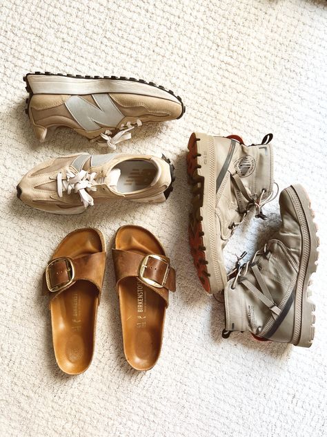 Packing For Africa, Safari Shoes Women, Kenya Packing List, South Africa Vacation Outfits, Africa Trip Outfits, Safari Outfit Women Africa, Safari Accessories, South Africa Packing List, Safari Shoes