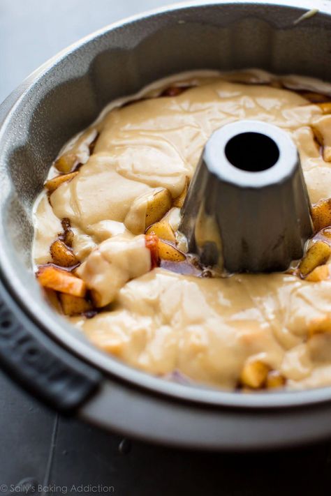 Peach Bundt Cake With Brown Butter Icing, Brunch Bundt Cake, Peach Cake With Brown Sugar Frosting, Peach Upside Down Bundt Cake, Peach Baking Recipes, Peach Baked Goods, Peach Dessert Ideas, Bundt Cake Frosting, Bundt Breakfast