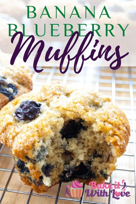 Fluffy Muffins Recipe, Dairy Free Blueberry Muffins, Easy Blueberry Muffins, Blueberry Banana Bread, Rolls Easy, Banana Blueberry Muffins, Keto Blueberry, Muffins Easy, Berry Muffins