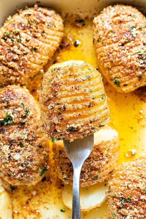 Seasoned Hasselback Potatoes - Southern Kissed Panera Copycat Recipes, Cheddar Broccoli Soup, Panera Copycat, Hasselback Potatoes, Potato Recipes Side Dishes, Potato Sides, Potato Side Dishes, Deilig Mat, Potato Dishes