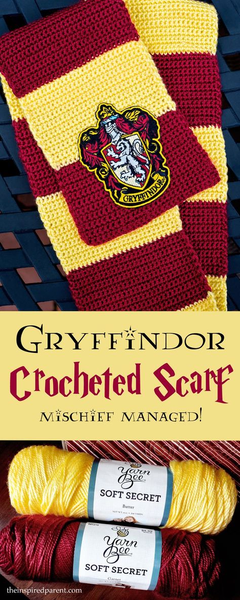 A simple crochet project for your favorite Harry Potter fan! Harry Potter Crochet Pattern, Gryffindor Scarf, Crocheted Scarves, Harry Potter Crochet, Amigurumi For Beginners, Harry Potter Scarf, Harry Potter Cosplay, Festa Harry Potter, Harry Potter Costume