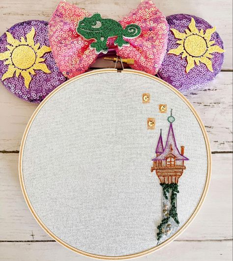 Tangled Embroidery Disney, Rapunzel Embroidery Patterns, Tangled Embroidery Design, Easy Disney Embroidery, Disney World Embroidery, Tangled Sun Embroidery, Embroidery Patterns Disney, Disney Princess Embroidery, Disney Hand Embroidery Diy