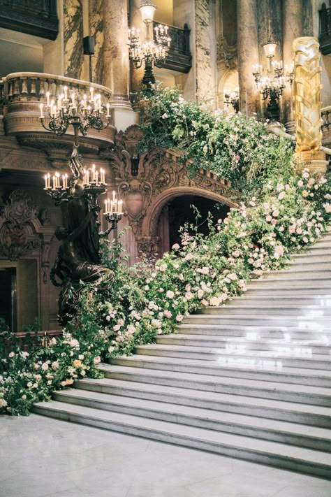 Wedding Venues Mansions, Temple Ideas, Fotocamere Vintage, Opera Garnier, Royal Core, Castle Aesthetic, Desain Lanskap, Royal Aesthetic, Chateau France