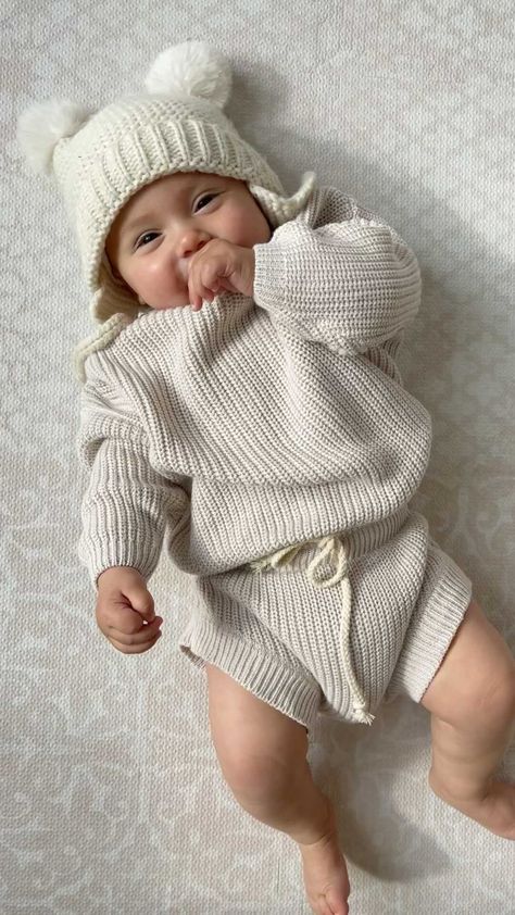 Cardigans Crochet, Baby Sweater Patterns, Baby Room Inspiration, Foto Baby, Baby Box, Baby Outfits Newborn