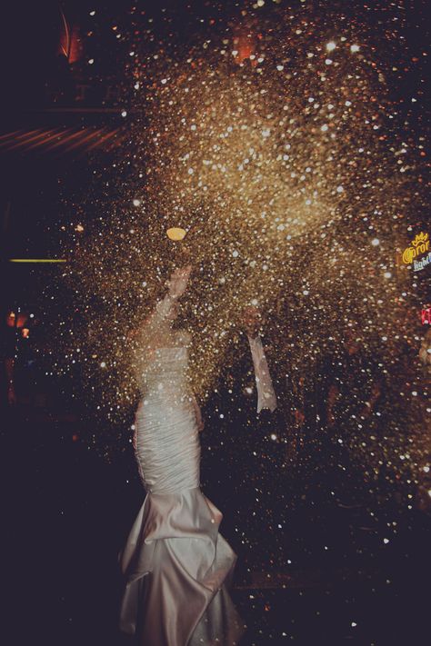 glitter toss instead of rice toss Sally Mcqueen, Glitter Cannon, Glitter Wedding Theme, Burlesque Wedding, Wedding Sendoff, Glitter Explosion, Blowing Glitter, Wheat Wedding, Wedding Glitter