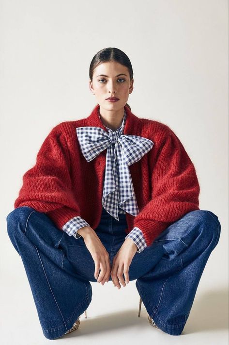 Denim On Denim, Red Sweater, Mode Inspo, Long Puff Sleeves, 가을 패션, Inspiration Mode, Mode Vintage, Looks Style, Outfit Casual