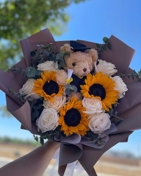 Cutest little graduation bouquet 🤍 (Teddy Bear included) Order your grad bouquet today! Text (559) 331-1351 or dm @lilyyscreations to place an order today 💐 Bouquet Teddy Bear, Grad Bouquet, Graduation Flowers Bouquet, Graduation Flower Bouquet, Bouquet Graduation, Graduation Bouquet, Graduation Flowers, Place An Order, Ultrasound