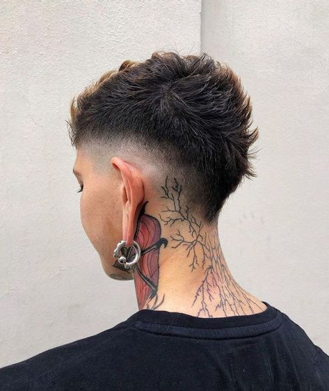 Unique Hair Styles For Short Hair, Burst Fade Mullet Women, High Fade Haircut Women, Edgy Mullet Mens, Short Edgy Mens Haircut, Burst Fade Women, Queer Men Haircut, Short Choppy Mullet, Womens Mohawk Short