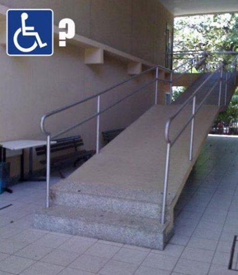 You only had one job and....a step on a wheelchair ramp?! Ingenieur Humor, Architecture Fails, Job Fails, Construction Fails, You Had One Job, Epic Fail, Design Fails, Bad Design, One Job