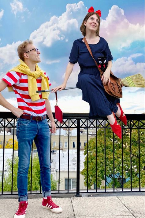 Kiki’s delivery service couple costume Kiki And Tombo Costume, Studio Ghibli Costume, Ghibli Costume, Couple Costume Diy, Kiki And Tombo, Movie Couples Costumes, Halloween Couples Costumes, Couples Costume Ideas, Kikis Delivery Service