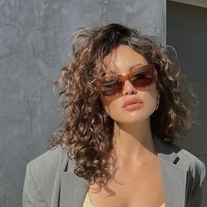 Chic Curly Bob, Ringlet Curls Short Hair, Big Short Curly Hair, Curly Collarbone Length Hair, Messy Short Curly Hair, Crispy Bangs, 90s Short Curly Hair, Curly Haircut For Oval Face, Collarbone Length Bob