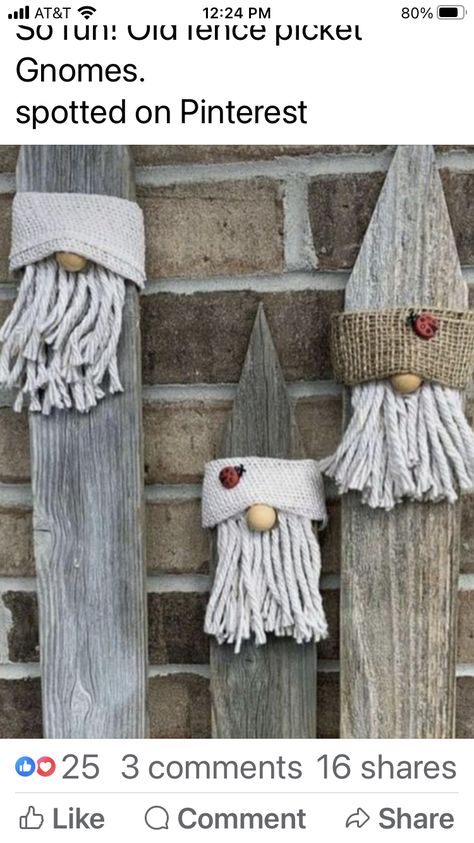 Fence Post Crafts, Fence Board Crafts, Picket Fence Crafts, Simple Holiday Decor, Wood Craft Projects, Winter Decorations Diy, Gnomes Diy, Easy Diy Gifts, Winter Diy