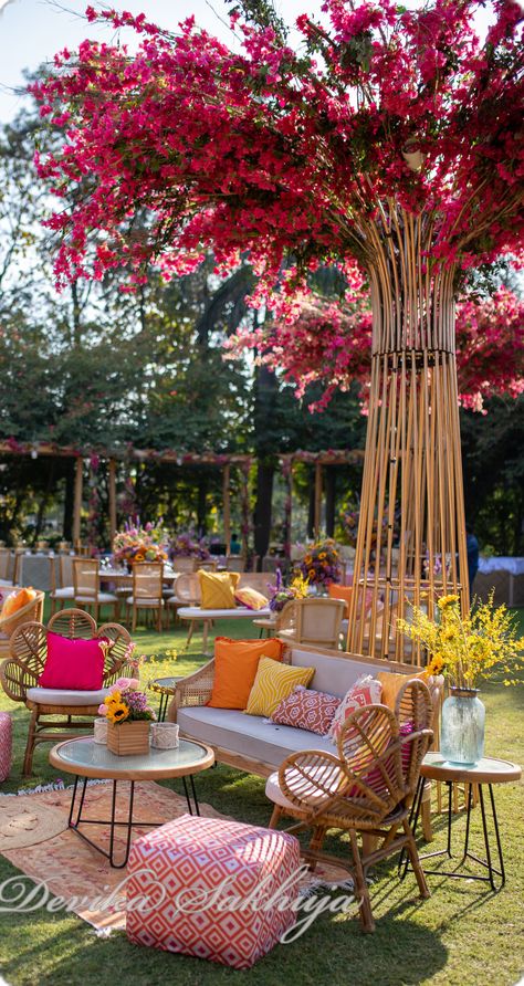 Hurdee Decor, Outdoor Mehendi Decor Ideas, Sangeet Theme Ideas, Outdoor Sangeet, Mehendi Decorations, Carnival Wedding Theme, Mehendi Decor Ideas, Mehendi Decor, Boho Wedding Theme