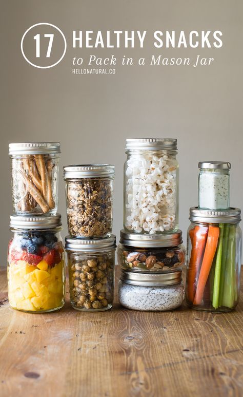 17 Healthy Mason Jar Snacks Mason Jar Snacks, Sport Nutrition, Mason Jar Salad, Mason Jar Meals, Salad In A Jar, Snacks Saludables, Meals In A Jar, Lunch Snacks, Chia Pudding