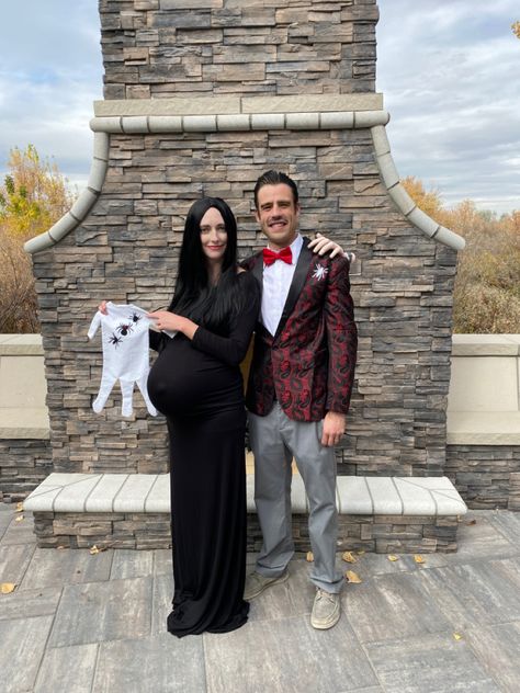 Family Costumes For 3 And Pregnant, Hot Pregnant Halloween Costume, Family Of 3 And Pregnant Halloween Costumes, Pregnant Morticia Addams, Pregnant Morticia Costume, Halloween Pregnant Couple Costumes, Pregnant Couple Costumes Halloween, Disfraz Morticia Adams, Cute Pregnancy Halloween Costumes