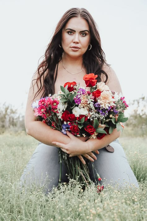 Flower Top Session, Plus Size Flower Photoshoot, Flower And Jeans Photoshoot, Floral Top Photoshoot, Flower Bra Photoshoot, Photoshoot Ideas Plus Size, Flower Shirt Photoshoot, Empowered Women Photography, Pose Ideas Group