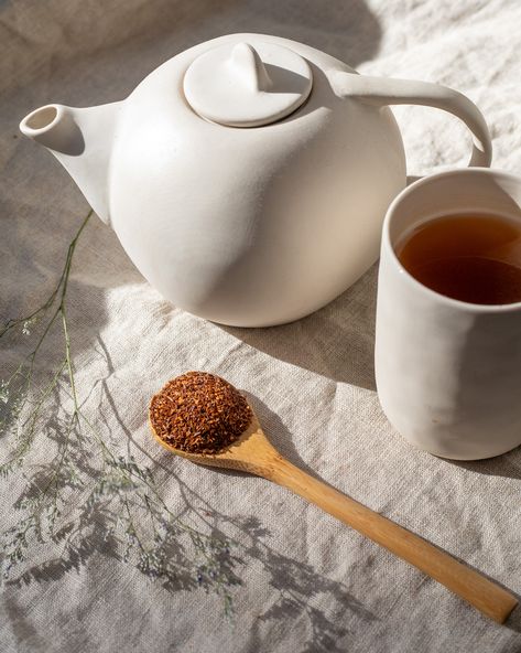 What are some things that make a tea perfect before bedtime?
1. It's caffeine free: almost all herbal teas are naturally 100% caffeine-free
2. It's relaxing: rooibos tea has a soothing effect on the nervous system
3. It's low in tannins, making it smooth and soothing before a cozy nights sleep Tea Product, Tea Aesthetic, Caffeine Free Tea, Making Tea, Tea Routine, Relaxing Tea, Rooibos Tea, Herbal Teas, The Nervous System