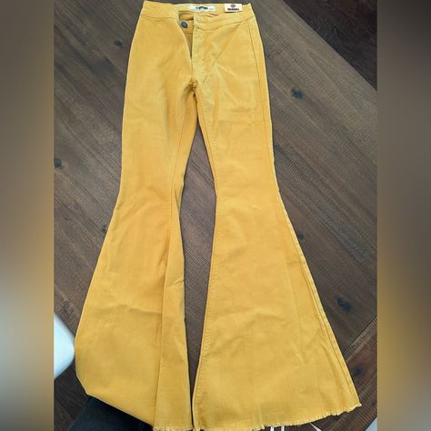 Rock & Roll Denim Nwt Beautiful Bellbottoms Jeans Color - Mustard Yellow New With Tags Size Waist 24, Length 34 70s Bottoms, Bellbottom Jean Outfits, Yellow Bell Bottoms, 70s Bell Bottoms, Bohemian Jeans, Rock And Roll Jeans, 70s Clothes, Outfit References, Cowgirl Jeans