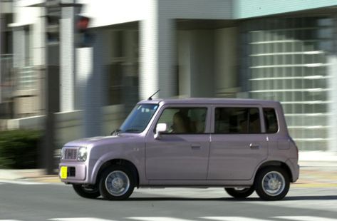 10 Crazy Japanese 'Kei' Cars That Were Designed On Acid Kei Cars, Tokyo Subway, Sumo Wrestler, Kei Car, Mini Clubman, Smart Fortwo, Vehicle Design, Travel Alone, Fiat 500