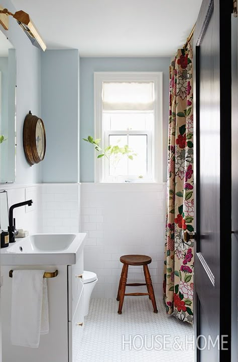 Light Blue Bathroom, Makeover Kamar Mandi, Borrowed Light, Blue Bathroom Decor, Bathroom Plans, Tiny House Bathroom, Bathroom Color, 아파트 인테리어, Trendy Bathroom