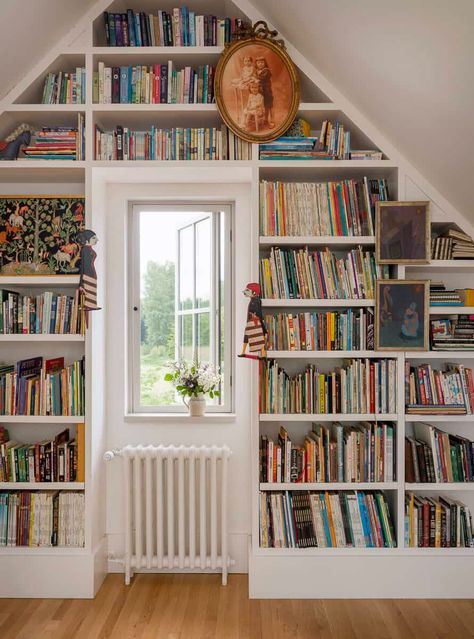 Inside an interior designer's classic American farmhouse on Sauvie Island Jessica Helgerson, Wild Goose, American Farmhouse, Vacation House, Attic Rooms, Home Libraries, Inviting Home, Guest Bed, Home Library