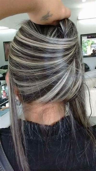 Hair Grey Blonde, Grey Hairstyle, Cool Blonde Highlights, Blonde Silver, Gray Hair Pixie Cuts, Grey Blonde, Hair Highlights And Lowlights, Hair Dyed, Braids For Medium Length Hair