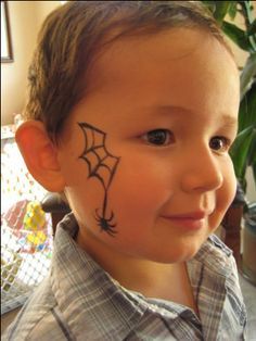 face painting ideas - caterpillar | face painting | Pinterest ... Kids Halloween Face, Spider Face Painting, Easy Halloween Face Painting, Easy Face Painting Designs, Halloween Makeup For Kids, Web Face, Spider Face, Festival Face Paint, Face Painting For Boys