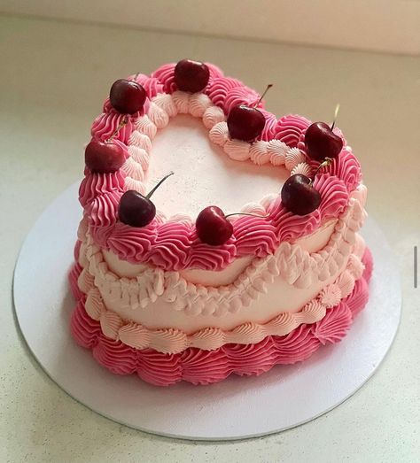 6 inch fake vintage heart cake, topped with vintage cherries. Lattice Cake Design, 6 Inch Vintage Cake, Ruffle Heart Cake, Vintage Cake Cherry, Fake Vintage Cake, Fake Cake Aesthetic, Vintage Lunchbox Cake, Vintage Style Heart Cake, Simple Vintage Heart Cake