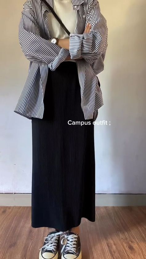 Stylish Outfits Casual, Rok Outfit, Stile Hijab, Mode Hijabi, Modesty Outfits, Aesthetic Korean, Muslim Outfits Casual, Hijabi Fashion Casual, Hijabi Outfits Casual