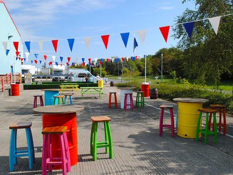 Festival Seating Outdoor, Festival Seating, Coachella Birthday, Festival Themed Party, Rooftop Restaurant Design, Rustic Stools, Barrel Table, Food Park, Event Props