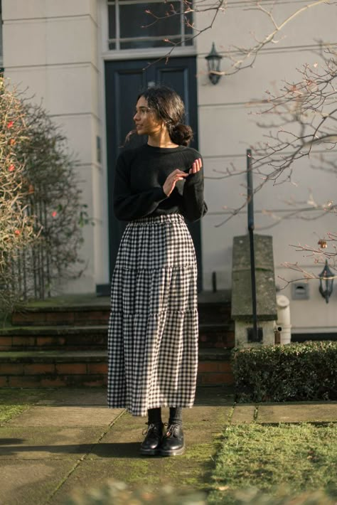 Gingham Skirt Outfit Winter, Gingham Skirt Outfit Summer, Fall Outfits Skirts Modest, Skirts Modest, Fall Fashion 2022, Gingham Outfit, Outfits Skirts, Fashion Outfits Ideas, Best Winter Outfits