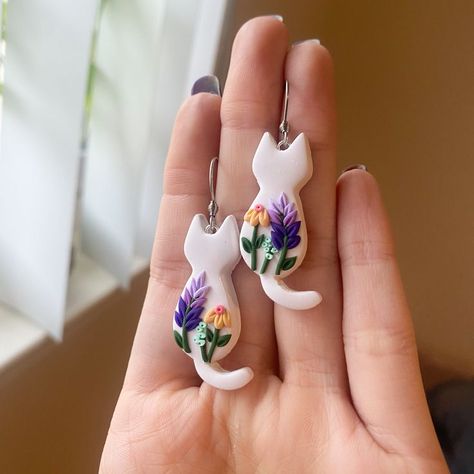 these cute lil handmade earrings and so many more are launching this Saturday (11.20.21) at 1PM PDT / 4PM EST! thank you for supporting my small business! Cercei Din Lut Polimeric, Jewelry Stickers, Polymer Clay Embroidery, Polymer Clay Flower Jewelry, Diy Earrings Polymer Clay, ดินปั้น Polymer Clay, Polymer Clay Jewelry Tutorials, Handmade Clay Jewelry, Polymer Clay Diy