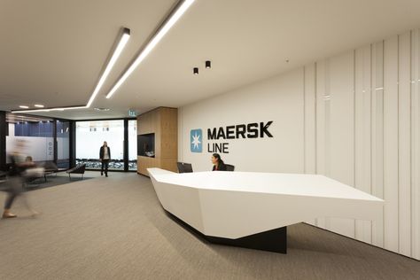 Stack Interiors has developed the new offices of global shipping company Maersk Line located in Auckland, New Zealand. Shipping Office Design, Shipping Company Office Design, Work Office Design, Maersk Line, Office Reception Design, Reception Desk Design, Lobby Interior Design, Interior Design Portfolios, Lobby Reception