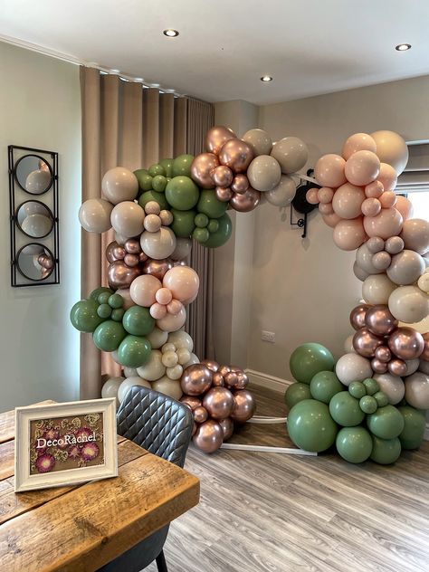 Muted Color Balloon Arch, 21st Colour Theme, Earthy Birthday Party Theme, Earth Tone Decoration Party, Birthday Party Colour Schemes, Prom Colour Schemes, Party Color Schemes Birthday, Balloon Arch Color Scheme, Graduation Color Schemes