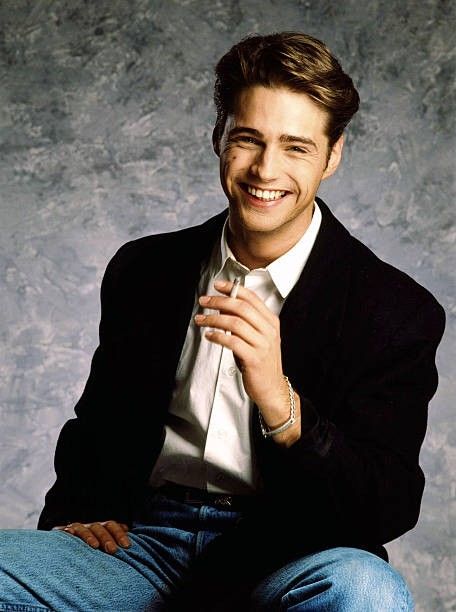 Jason Priestley 90s, Brandon Walsh, Jason Priestley, 90s Actors, Luke Perry, Beverly Hills 90210, White Boys, Old Movies, Johnny Depp