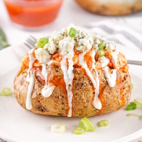 Buffalo Chicken Baked Potato, Chicken Stuffed Baked Potatoes, Chicken Baked Potato, Crockpot Buffalo Chicken, Chicken Potato Bake, Buffalo Chicken Recipes, Stuffed Baked Potatoes, Baked Buffalo Chicken, Buffalo Chicken Salad