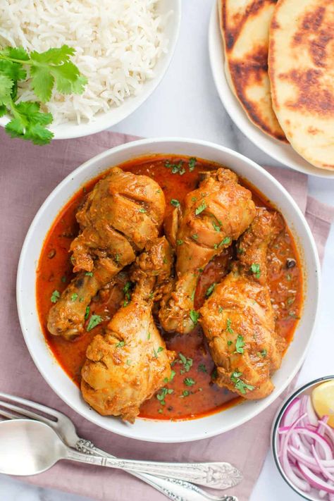 Indian Chicken Masala, Chicken Massaman Curry, Chicken Masala Recipe, Chicken Korma Recipe, Whole Spices, Spiced Chicken, Chicken Korma, Indian Street Food Recipes, Stove Top Recipes