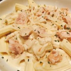 Tuna Alfredo with Penne Pasta - Allrecipes.com Tuna Alfredo, Easy Tuna Recipes, Best Tuna Casserole, Penne Pasta Recipe, Tuna Casserole Easy, Penne Pasta Recipes, Panlasang Pinoy, Pasta Recipes Alfredo, Tuna Noodle