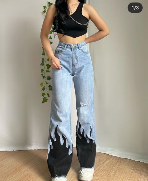 Diy Jean Painting Ideas, Denim Jeans Painting Ideas, Pant Painting Ideas, Jeans Painting Ideas Aesthetic, Denim Painting Jeans, Pants Painting Ideas, Jeans Painting Ideas, Painted Pants, Custom Jeans Diy